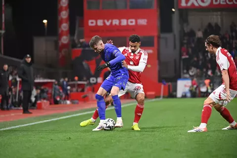 بـ10 لاعبين.. بريست يتغلب على موناكو في الدوري الفرنسي